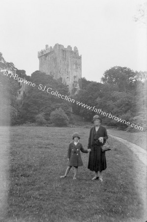 BROWNE FAMILY AT CASTLE